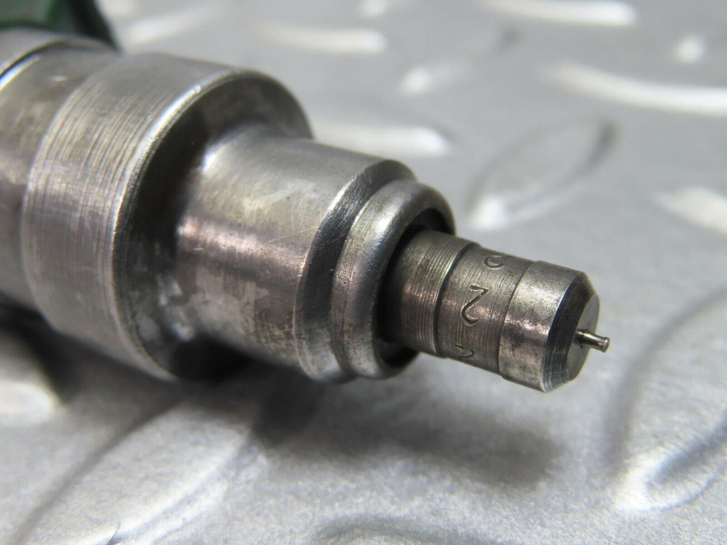 8781 Mercedes-Benz R107 Fuel Injector Bosch 0280150035
