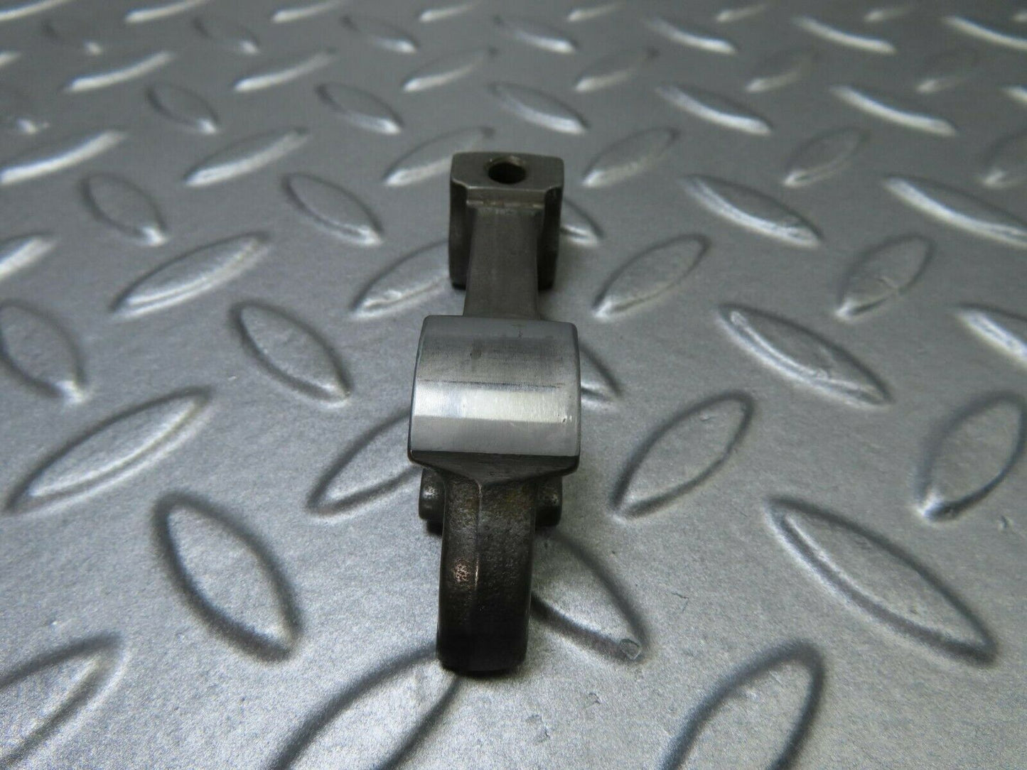 9130 Mercedes-Benz W108 Valve Rocker Arm With Retaining Spring