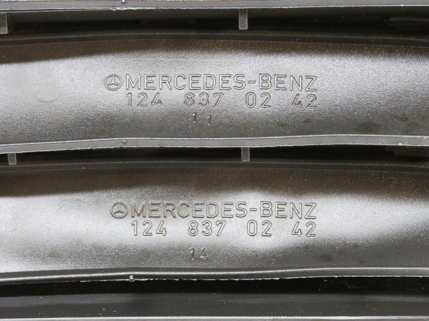39682 Mercedes-Benz R129 320SL Coupe Air Intake Vent 1248370230 1248370242