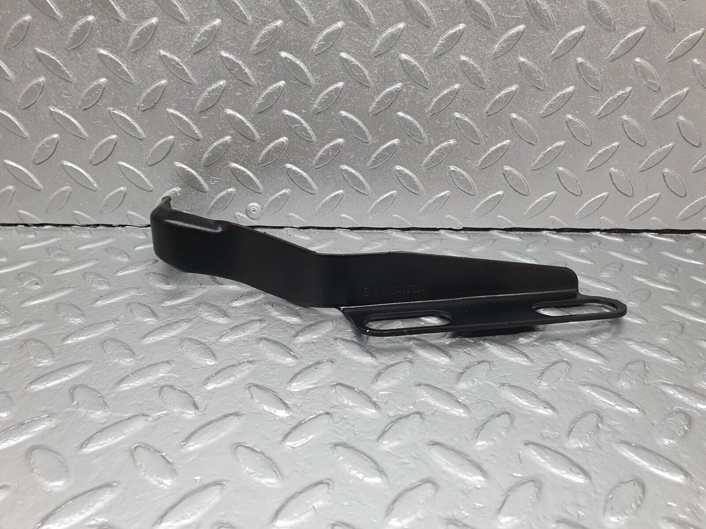 42063 Mercedes-Benz W202 C200 Exhaust Holder Bracket 2104926241
