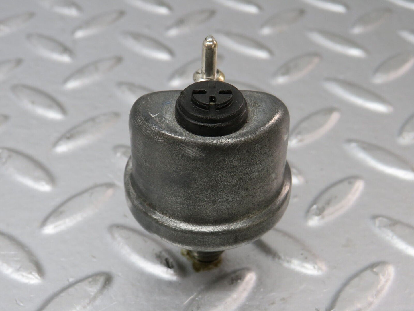 34244 Mercedes-Benz W124 260E Oil Pressure Sensor 0065429417