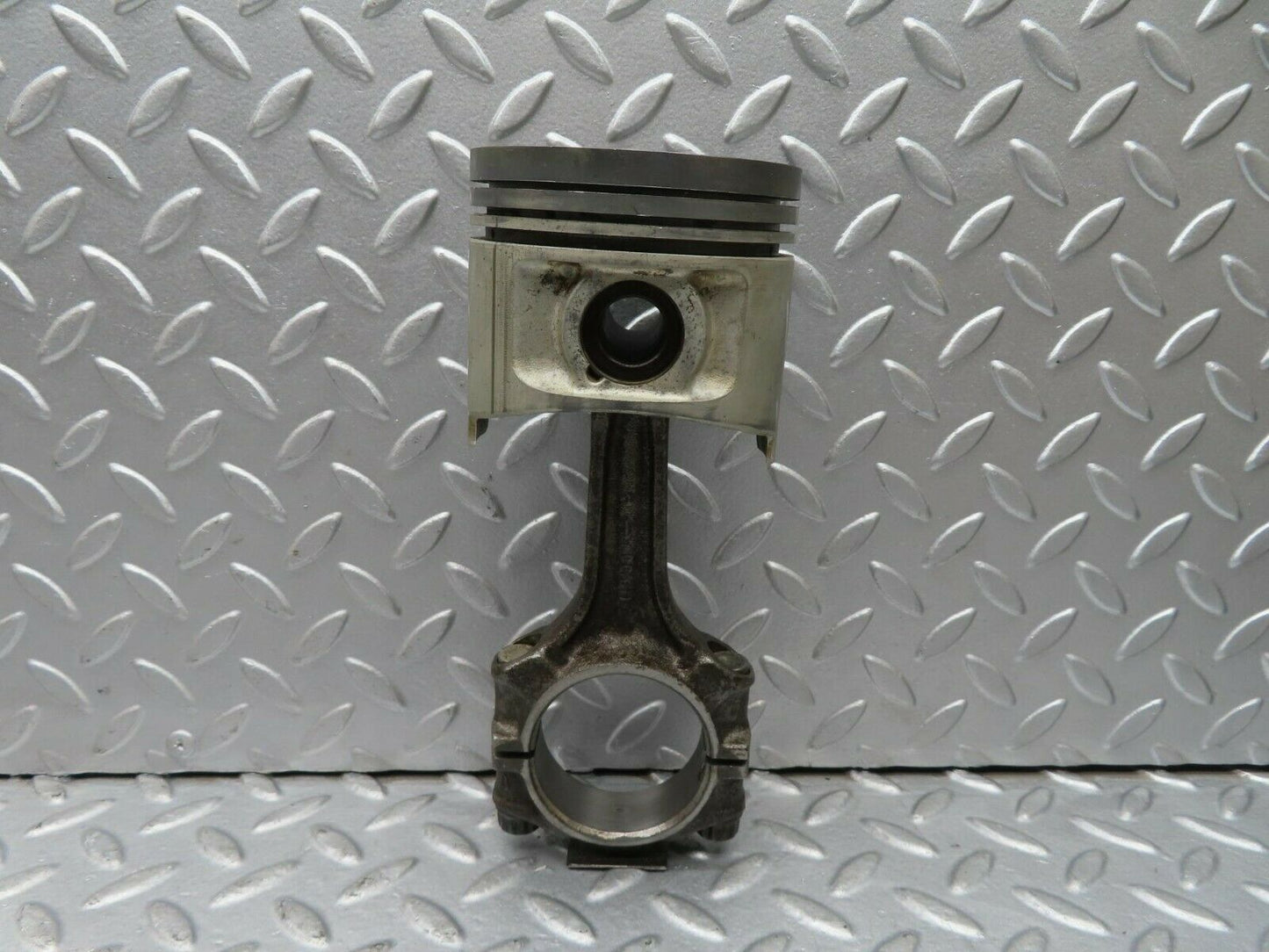16685 Mercedes-Benz C107 380SLC Piston With Connecting Rod 92.005 mm