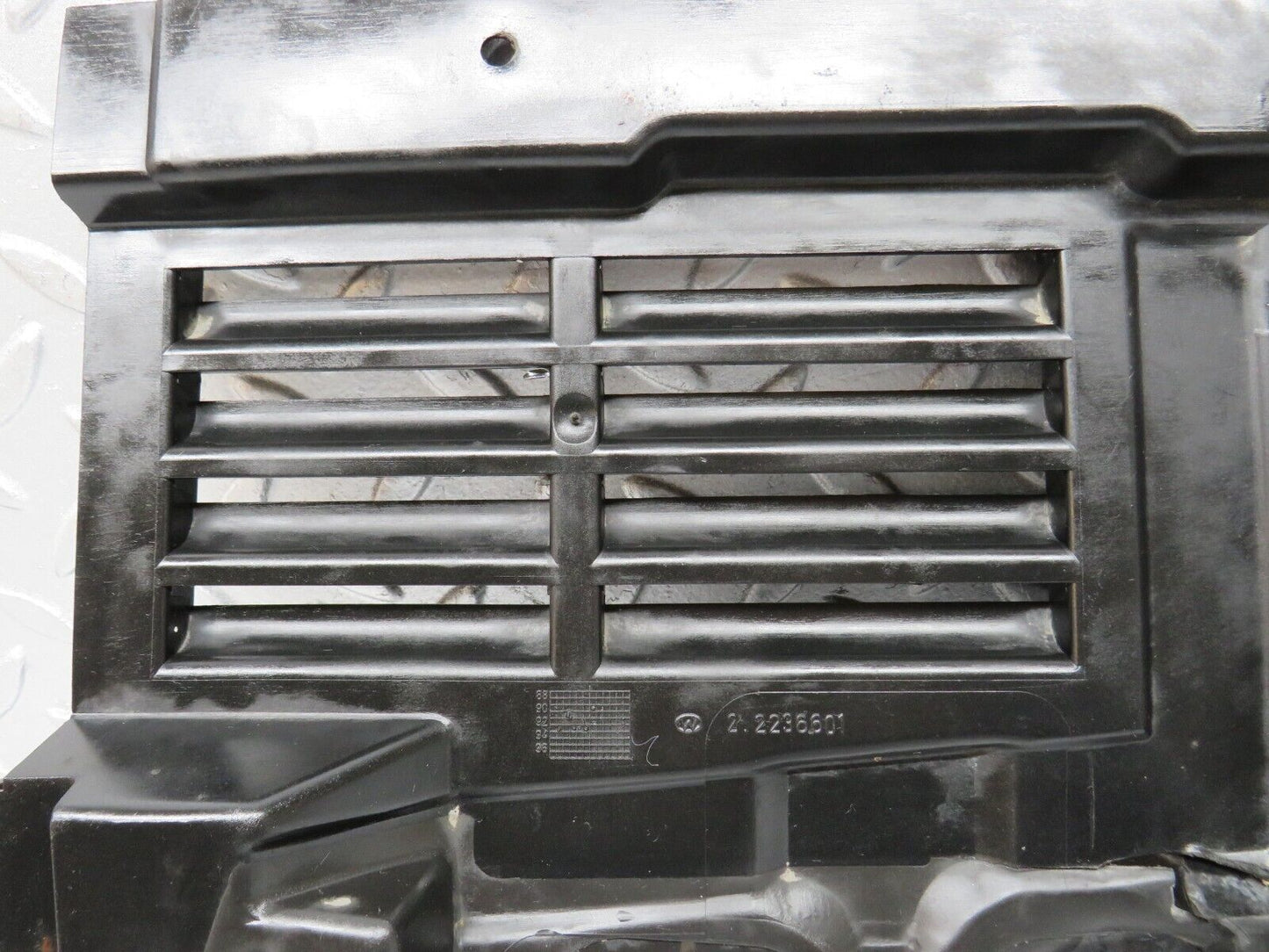 37857 Mercedes-Benz A124 320E Cabriolet Engine Bay Cover Panel Right Side 1245241730