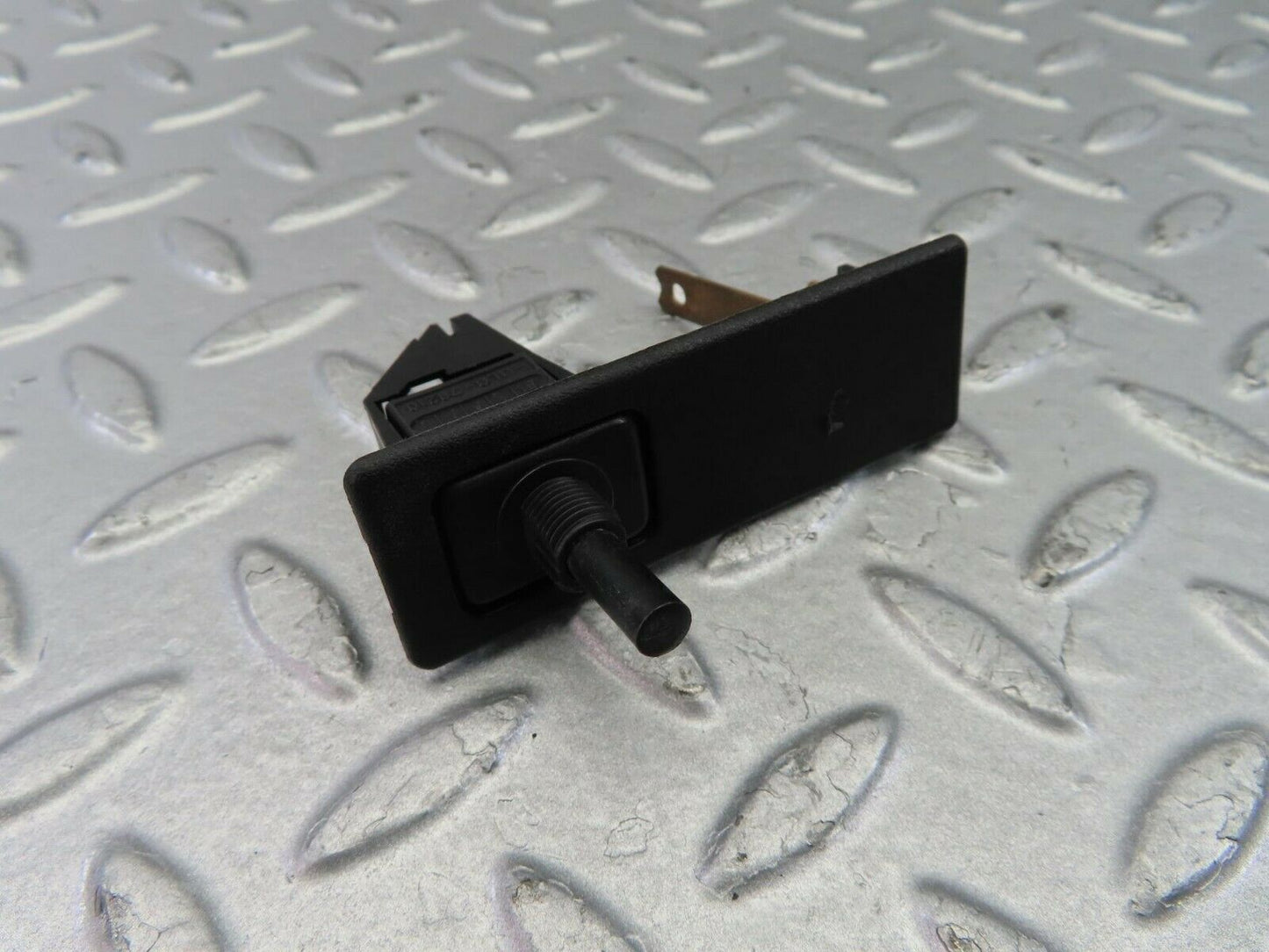 9715 Mercedes-Benz C123 280CE Coupe Trunk Light Switch 1158202511