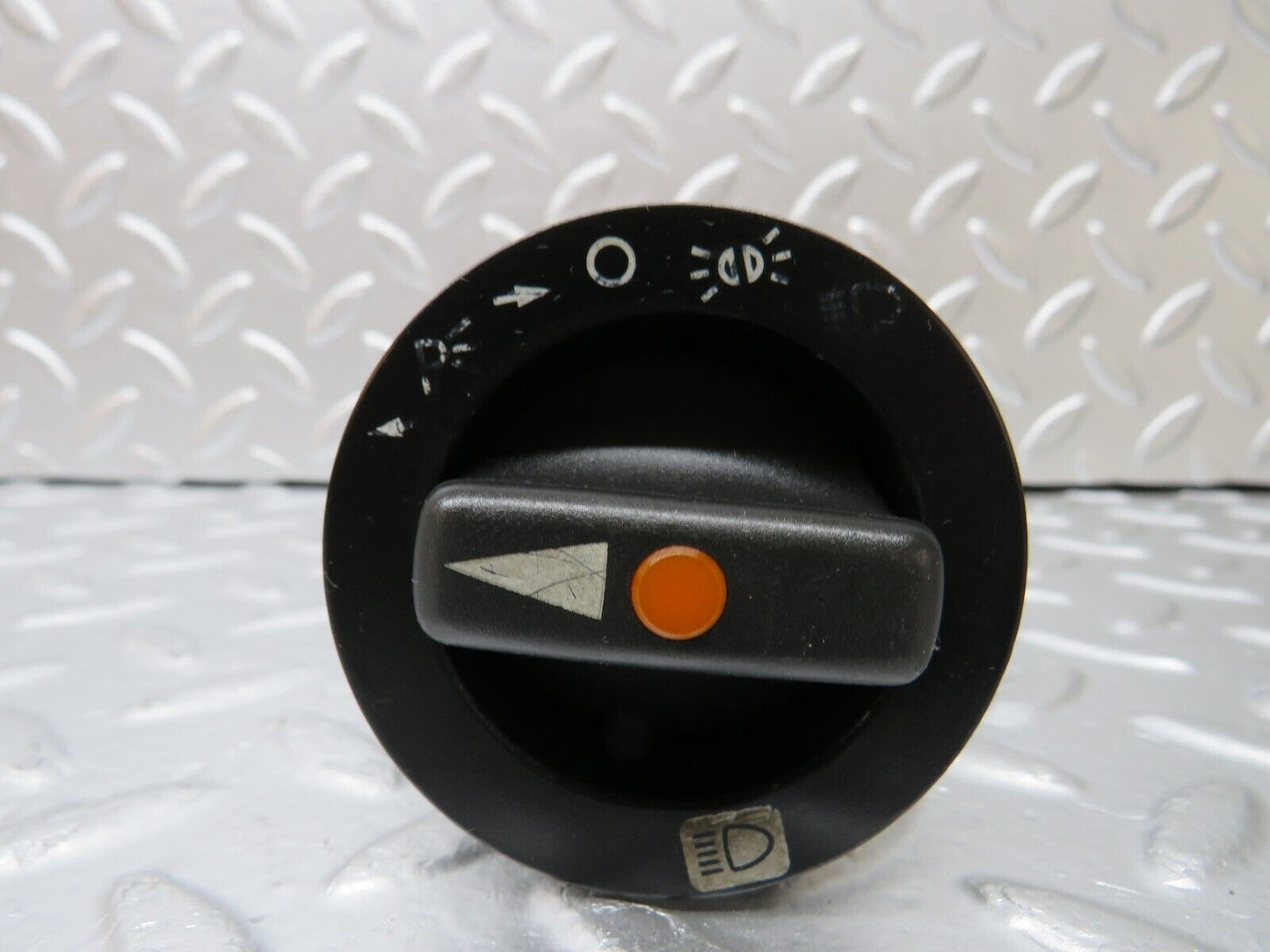25587 Mercedes-Benz W123 200 Headlight Switch