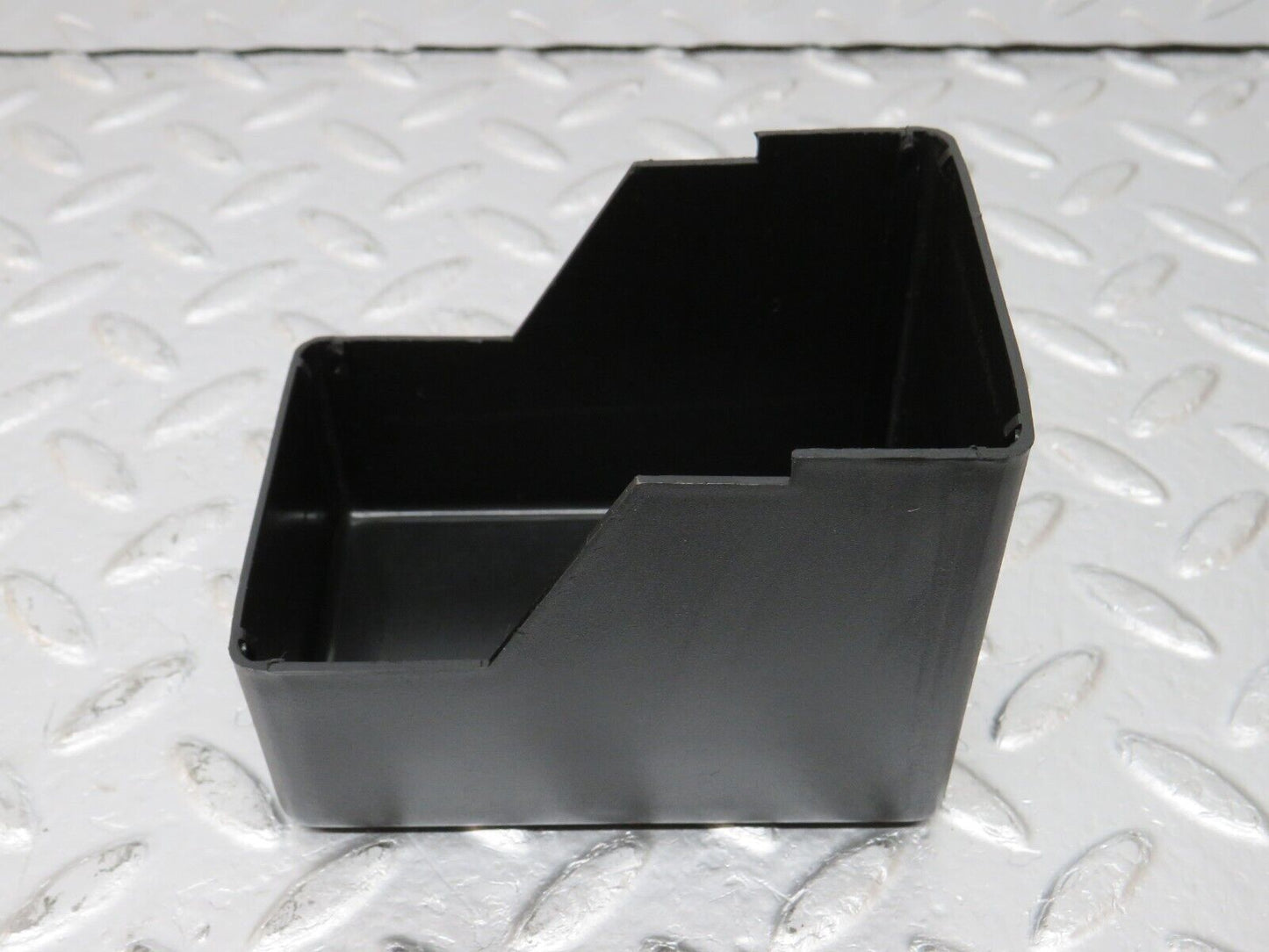 33703 Mercedes-Benz W201 190E 2.0L Relay Box Cover 2015450103