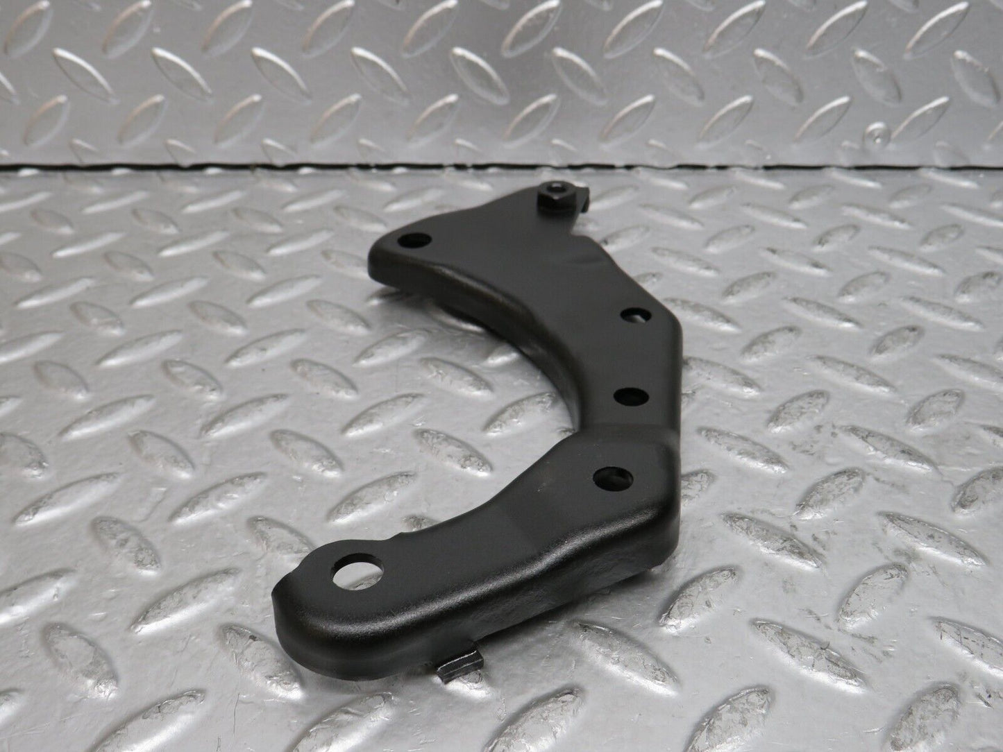 29559 Mercedes-Benz W124 230E Power Steering Pump Bracket