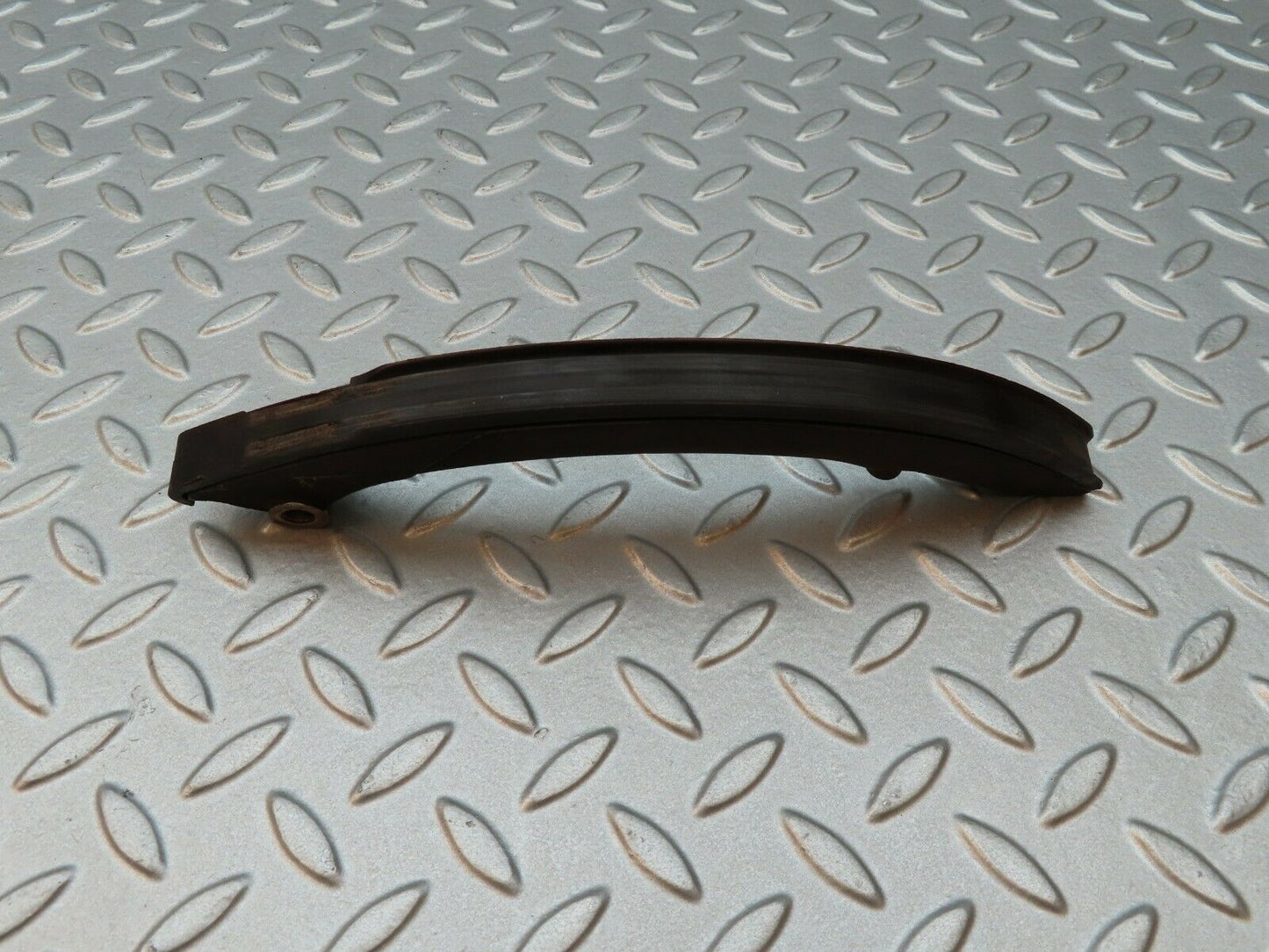 3894 Mercedes-Benz S123 200T Wagon Timing Chain Guide Rail 1020520483