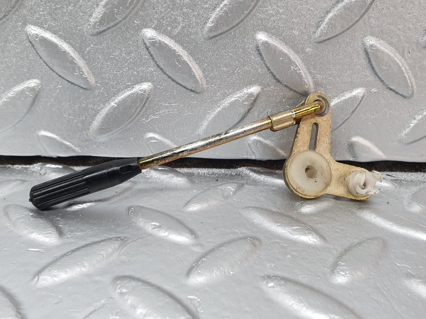 41708 Mercedes-Benz W124 200E Rear Door Lock Knob Pair