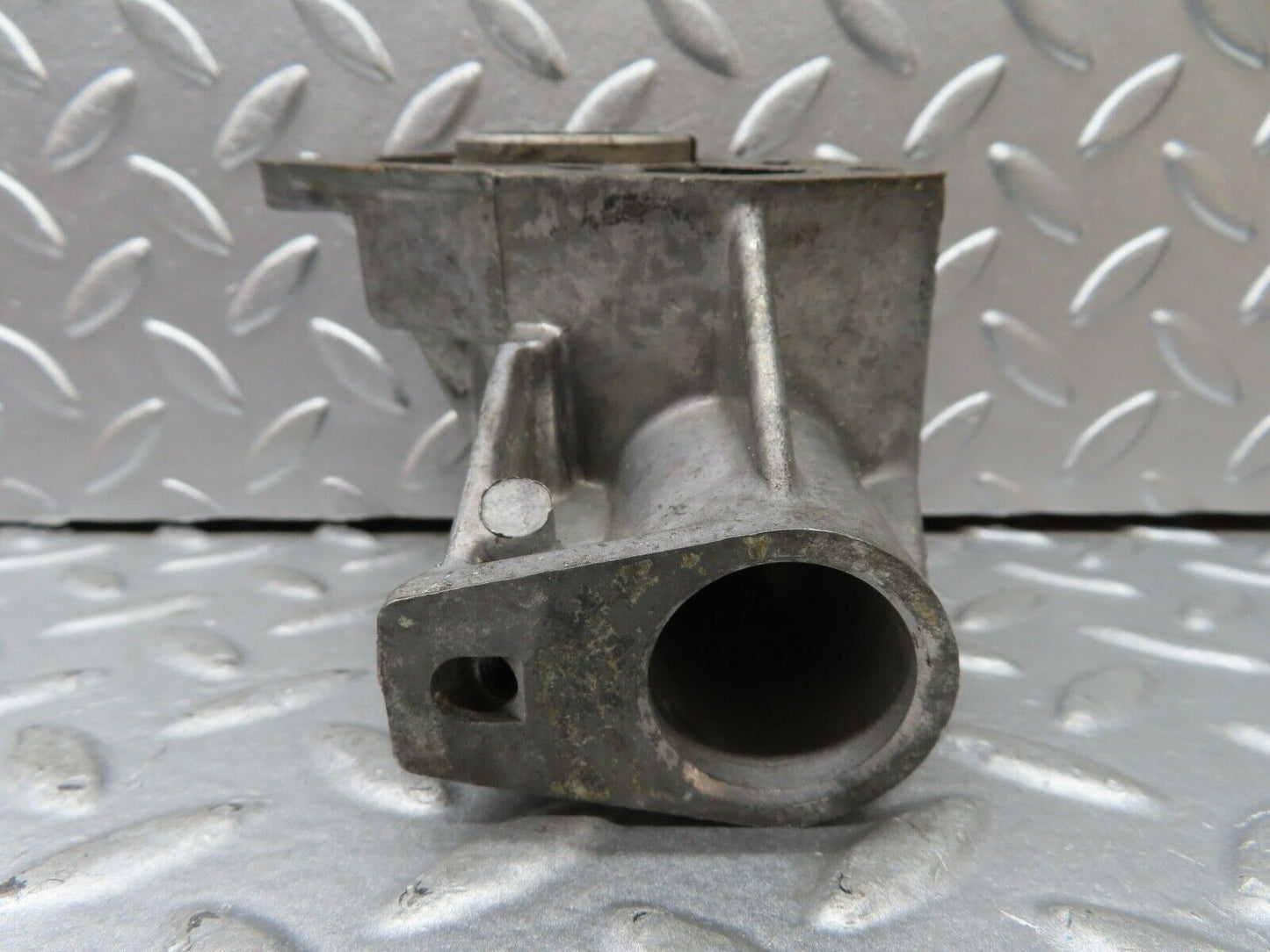 20358 Mercedes-Benz W114 280CE Coupe Ignition Distributor Housing 1101580215