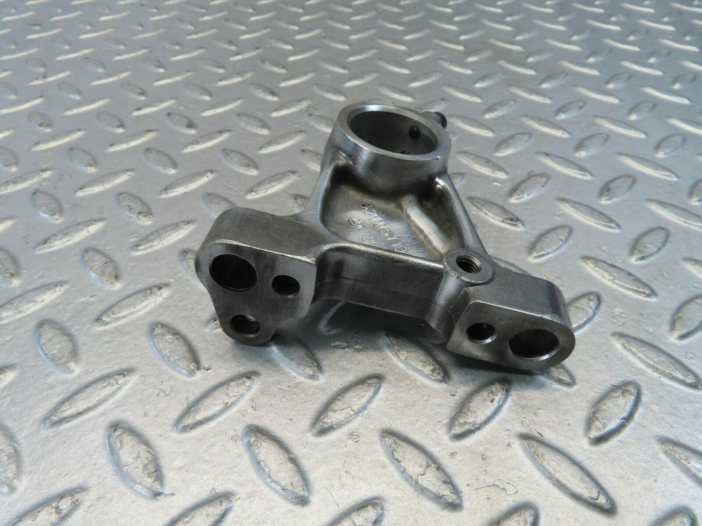 10962 Mercedes-Benz W115 220D Engine Camshaft Tower Bearing 6210511010