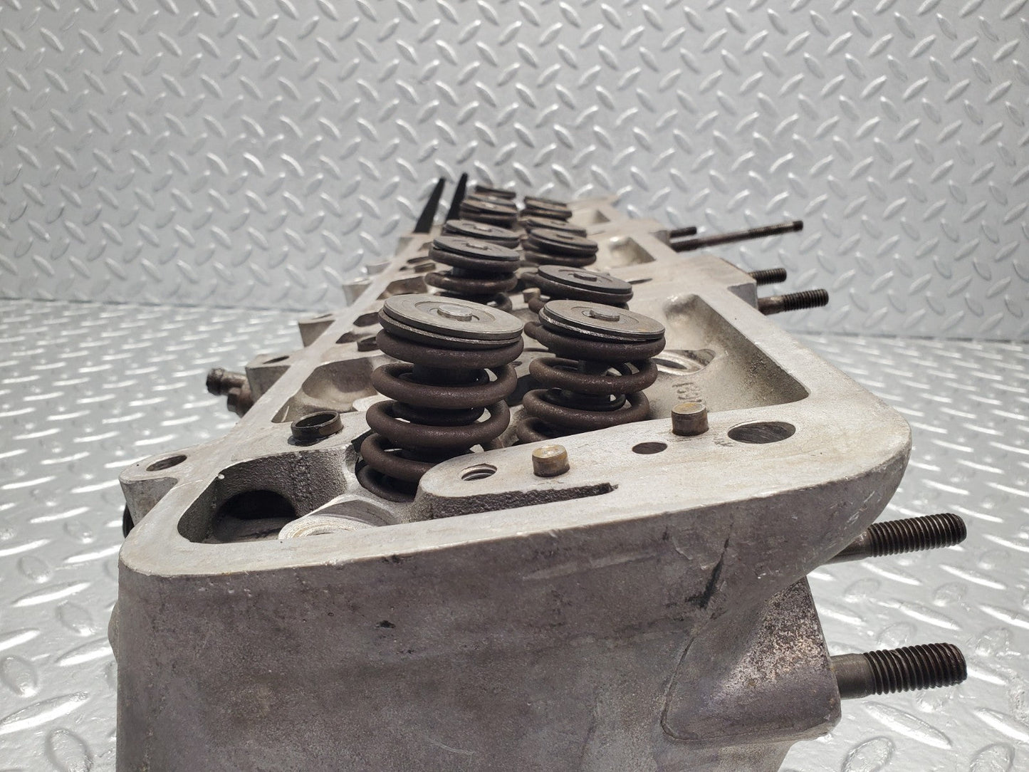 W112 cylinder head used OEM