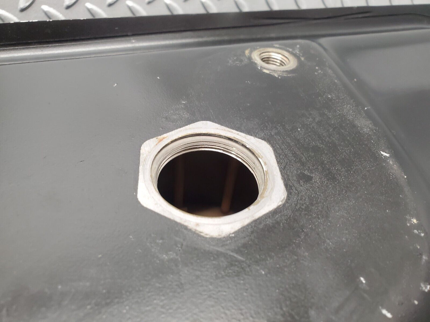 46063 Mercedes-Benz W126 420SE Fuel Tank