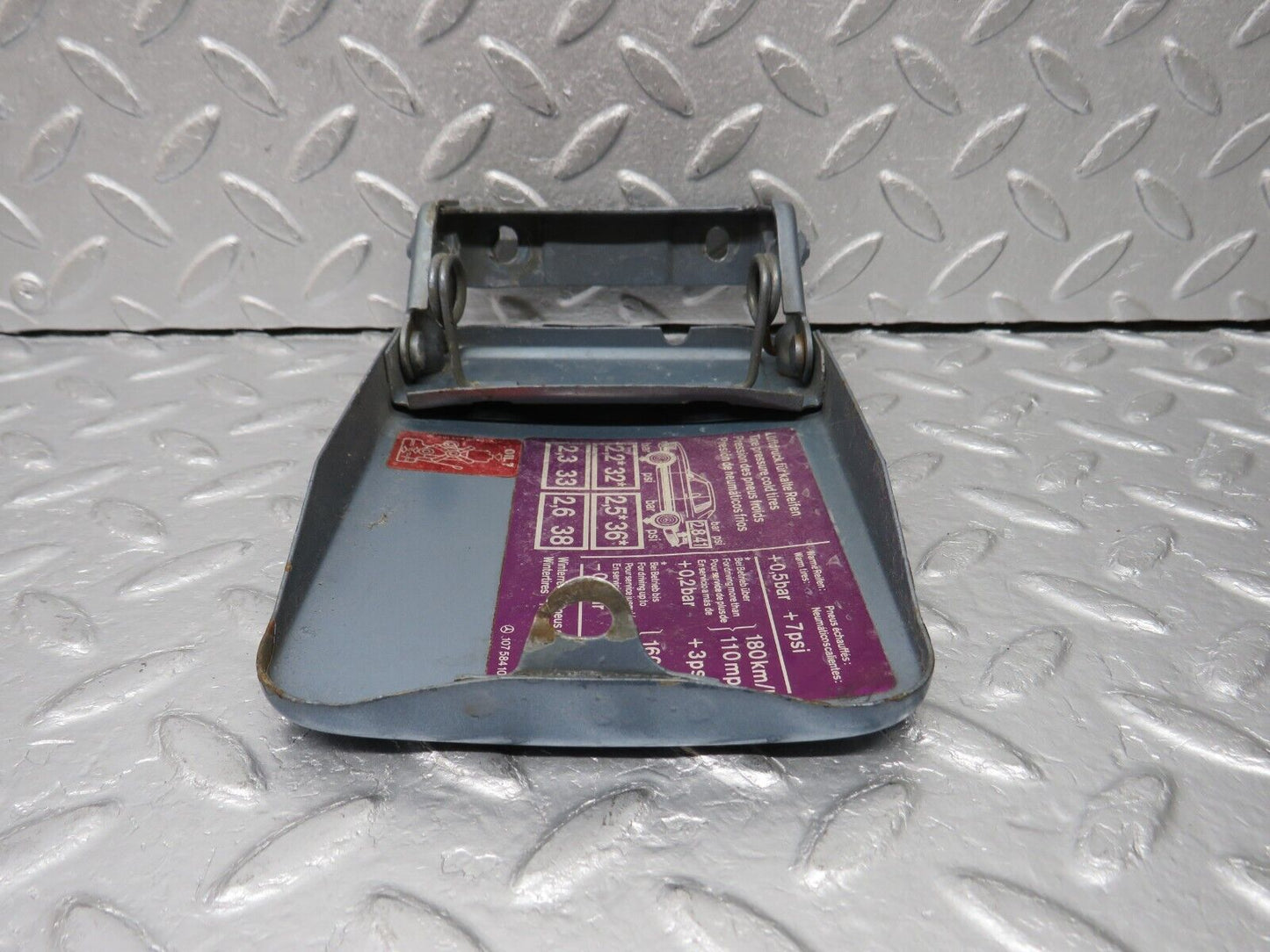 39090 Mercedes-Benz R107 500SL Coupe Fuel Tank Flap Cap