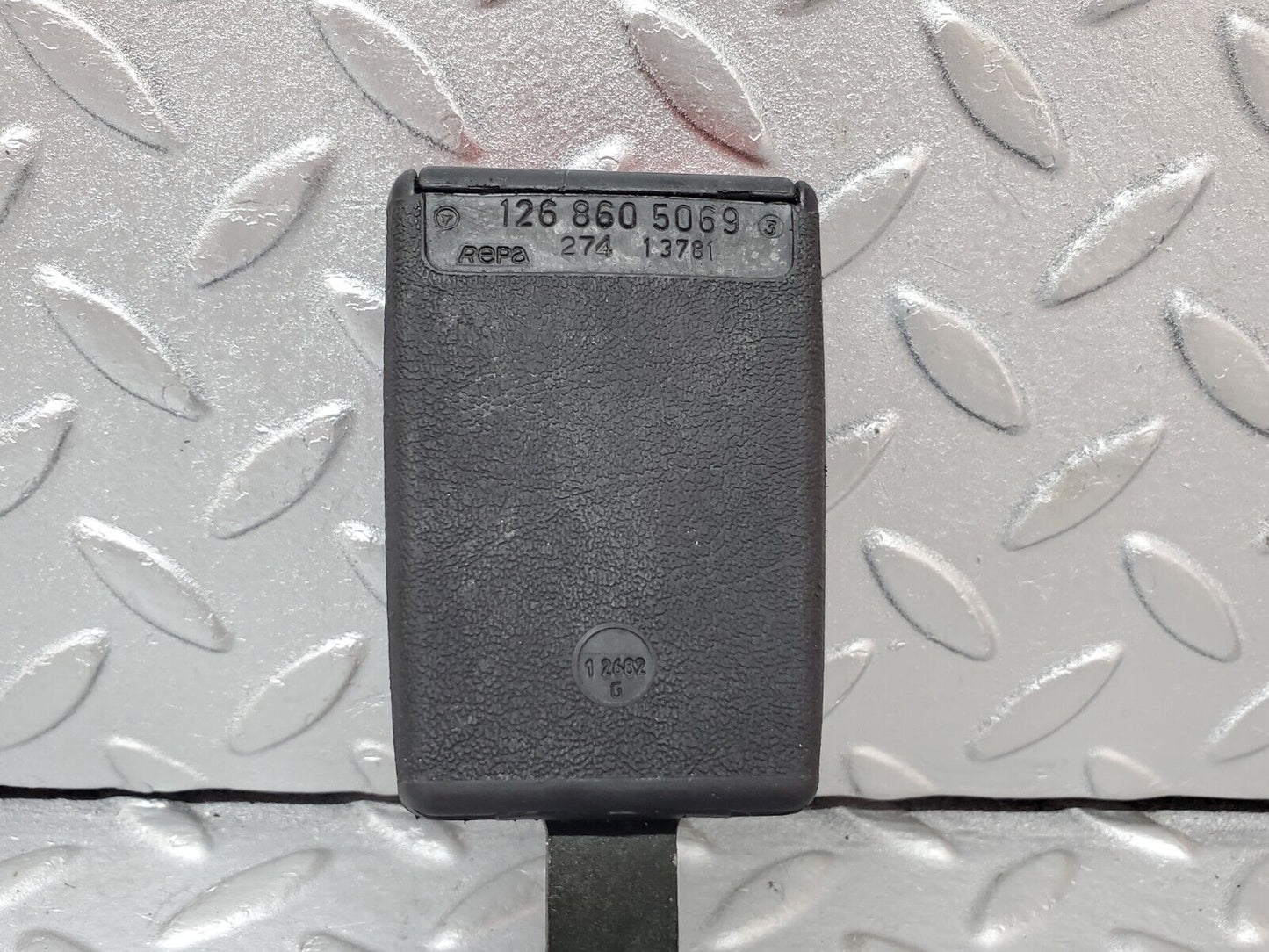 44520 Mercedes-Benz W123 280E Front Left Seat Belt With Buckle 1238602586 1268605069