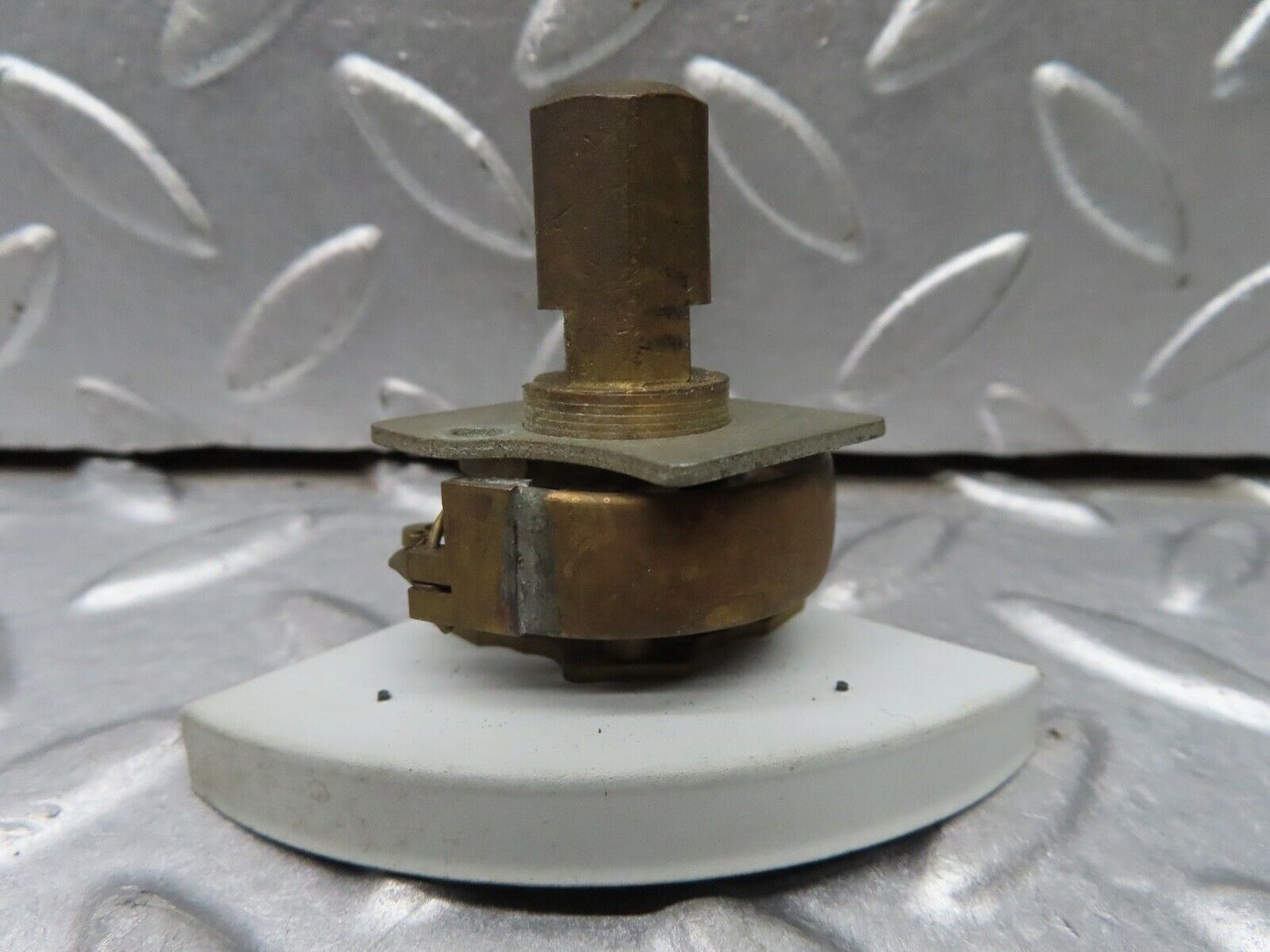 18346 Mercedes-Benz W115 Oil Pressure Gauge