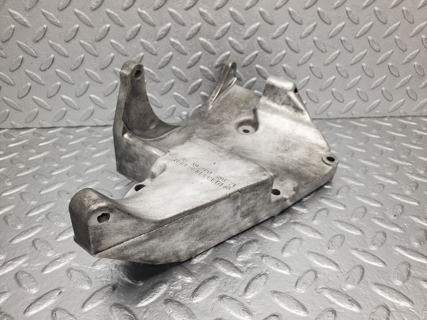 46161 Mercedes-Benz W124 280E Alternator Generator Bracket 1041550135