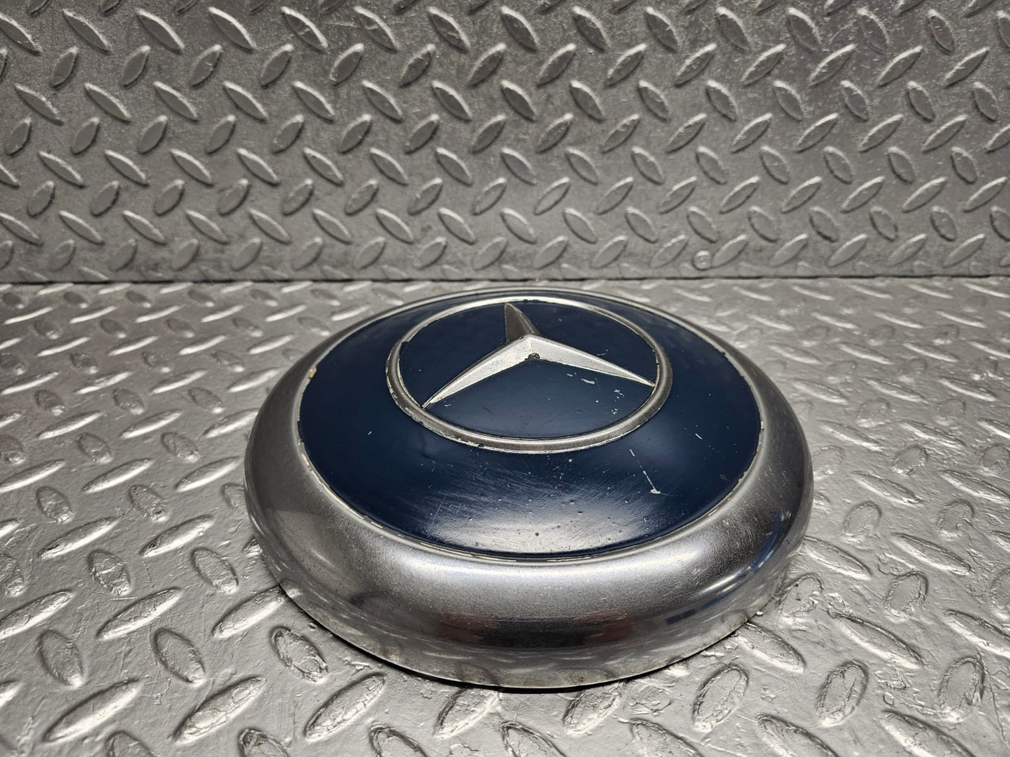 Mercedes-Benz chrome wheel hub cap used OEM