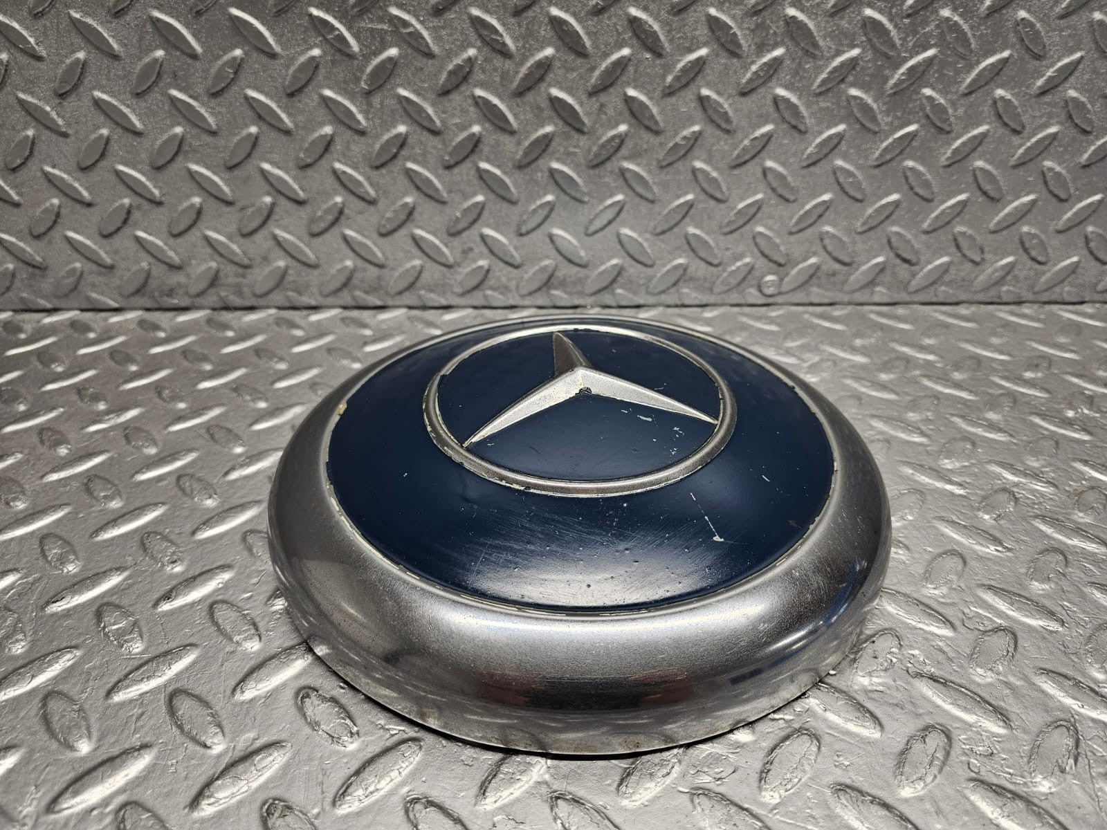 Mercedes-Benz chrome wheel hub cap used OEM