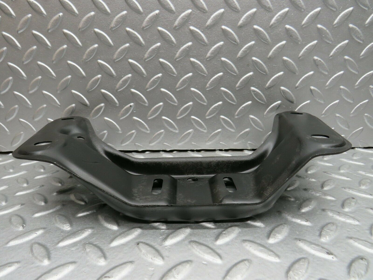 22011 Mercedes-Benz S123 280TE Wagon Gearbox Mount Bracket