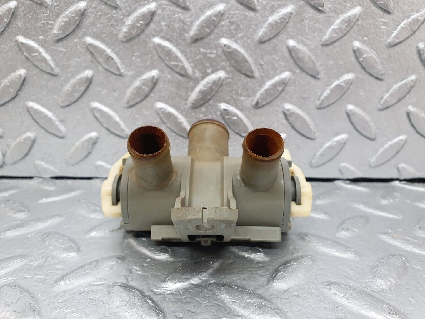 44045 Mercedes-Benz C123 230CE Coupe Heater Control Valve 1238302084
