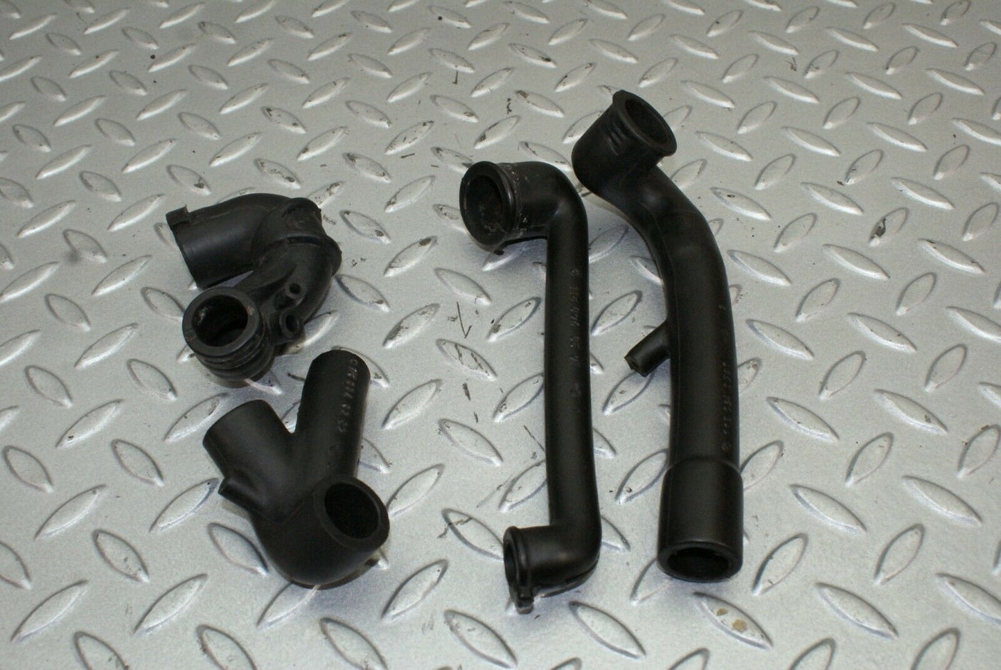 2607 Mercedes-Benz W116 350SE 4x Intanke Hose Crankcase Hose Pipe