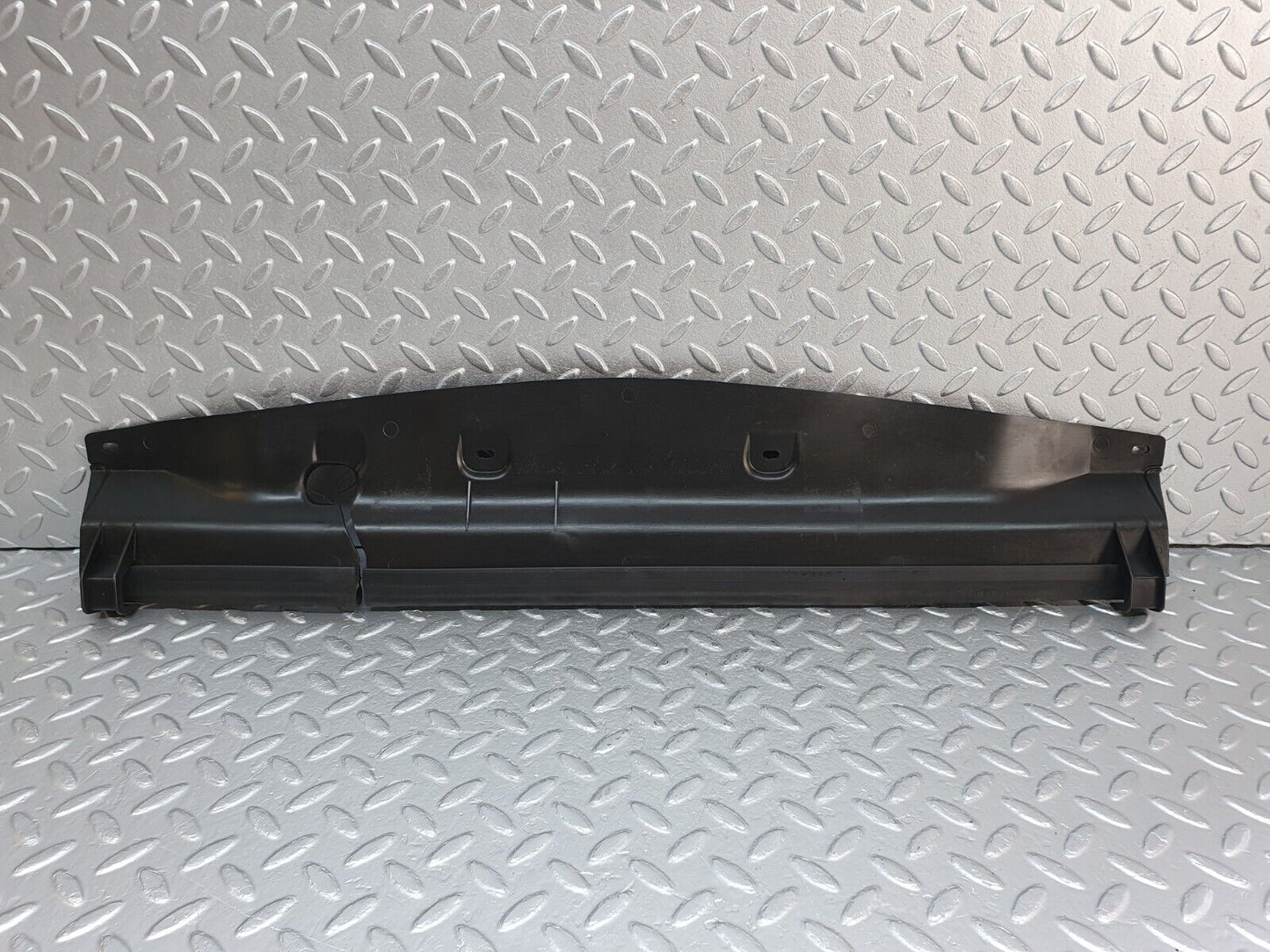 41568 Mercedes-Benz W124 200E Radiator Fan Shroud Cover Trim 1245050088