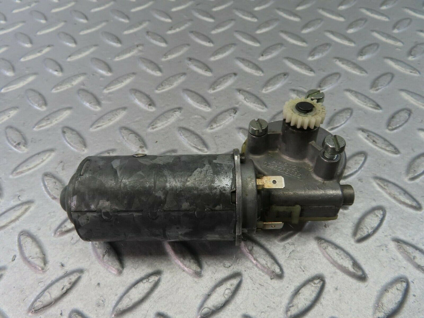 9246 Mercedes-Benz C124 300CE Coupe Seat Belt Motor Left 0390206695