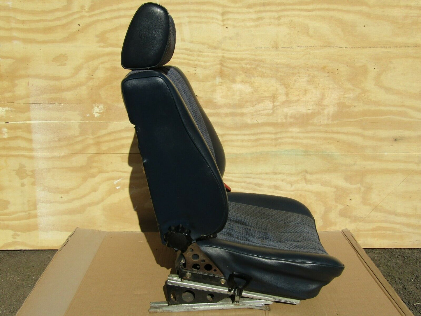1424 Mercedes-Benz V123 240D LWB Right Driver Side Seat Blue Fabric Material
