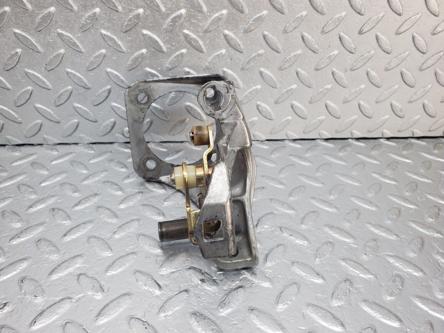 44593 Mercedes-Benz W124 220E Brake Pedal Bracket 1242900919