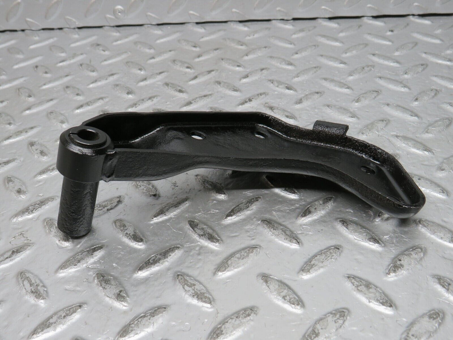 32128 Mercedes-Benz W123 230E Alternator Generator Bracket