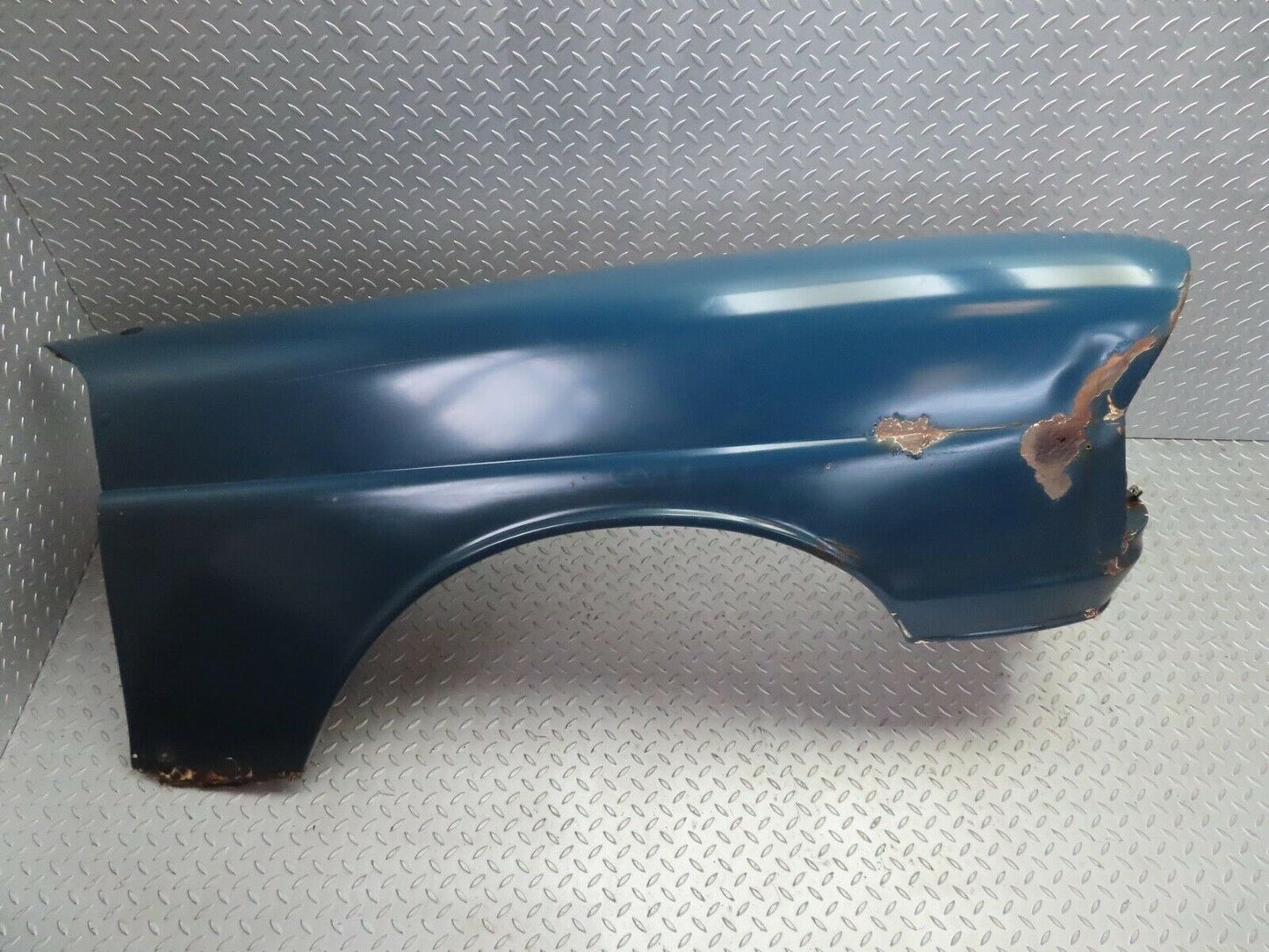 12845 Mercedes-Benz W111 220SE Front Right Wing Fender