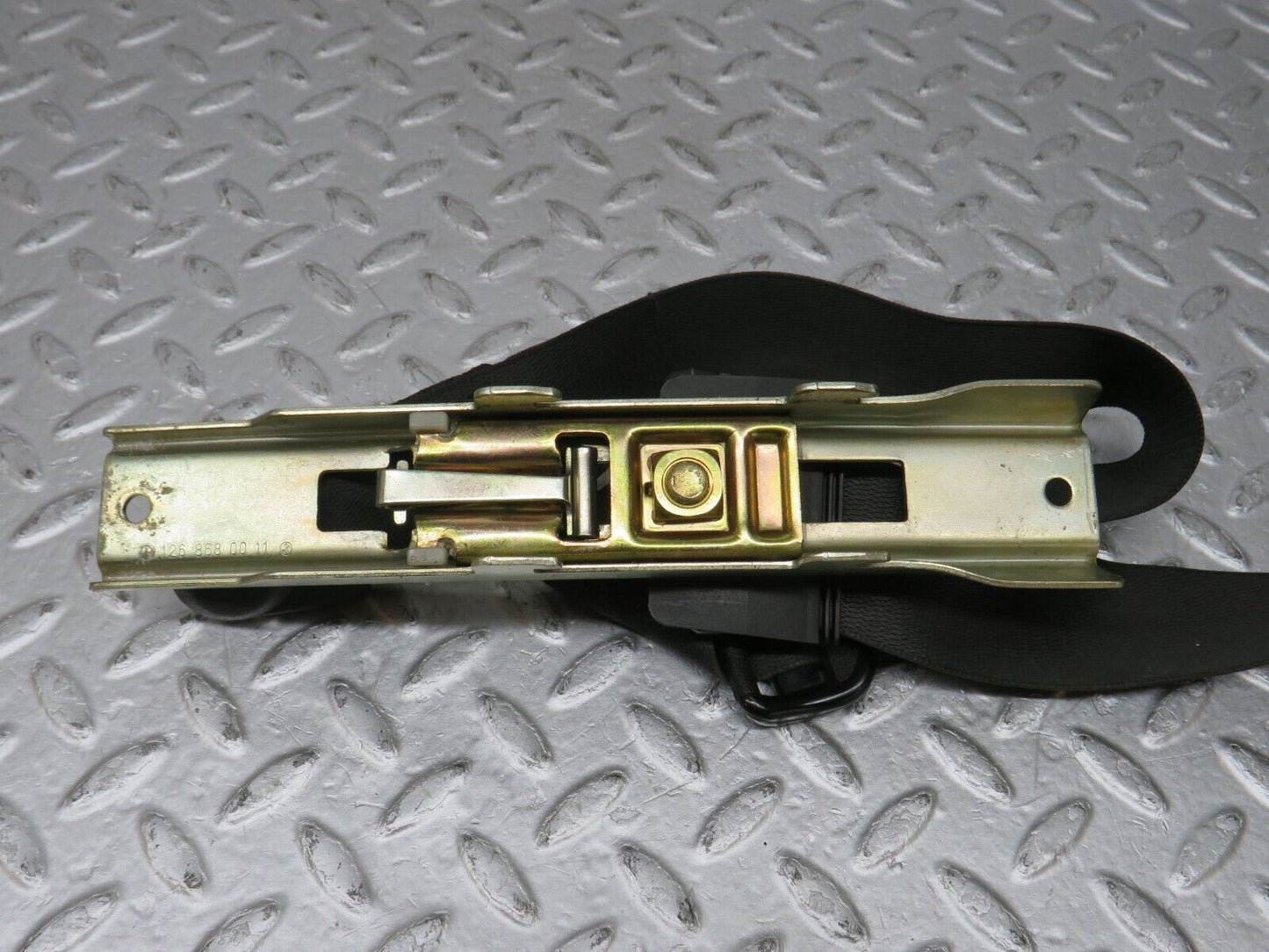 36317 Mercedes-Benz W126 420SE Front Right Seat Belt 1268604086 1268680011