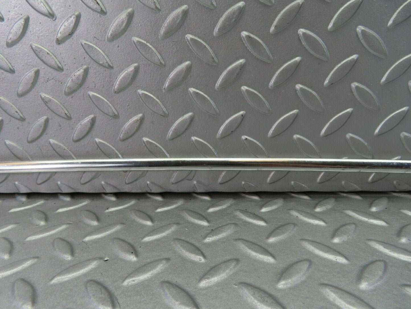7923 Mercedes-Benz W115 220D Roof Chrome Trim Left Side