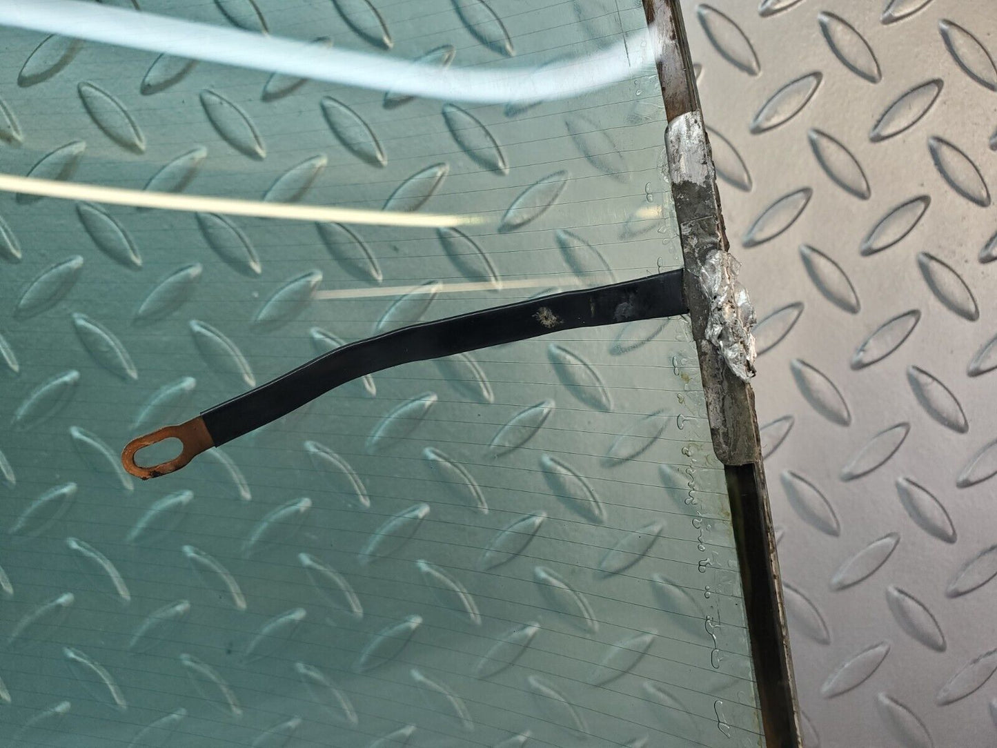 45723 Mercedes-Benz W126 420SE Rear Heated Windscreen Glass