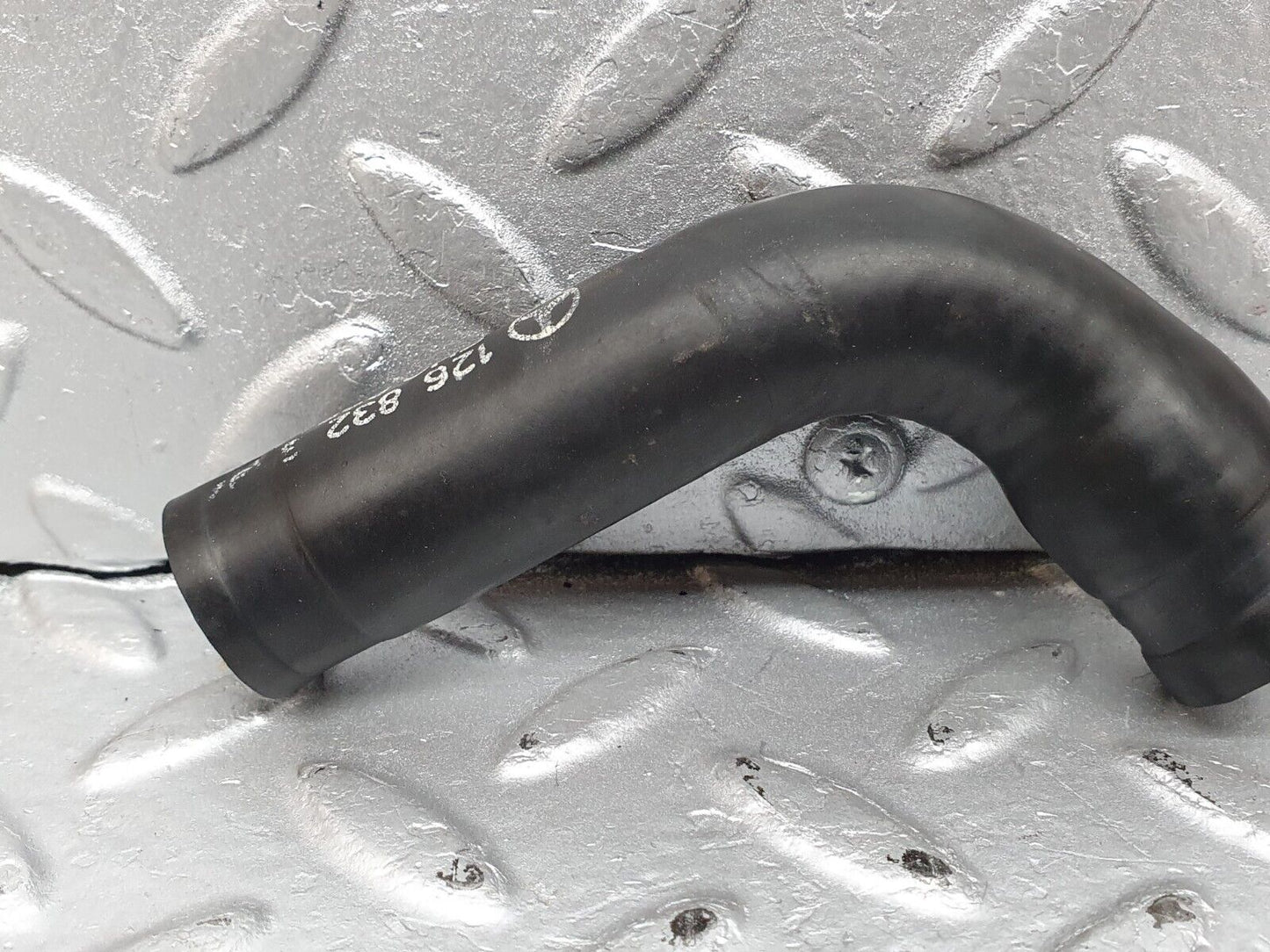 41174 Mercedes-Benz W126 300SE Heater Hose Pipe