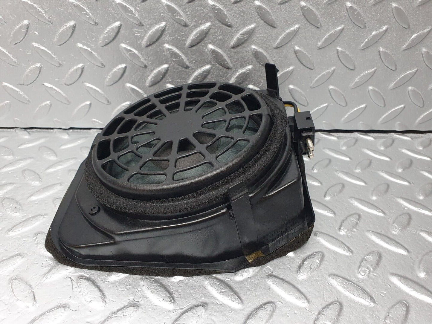 41788 Mercedes-Benz W202 C200 Front Door Loudspeaker Right 2028207002