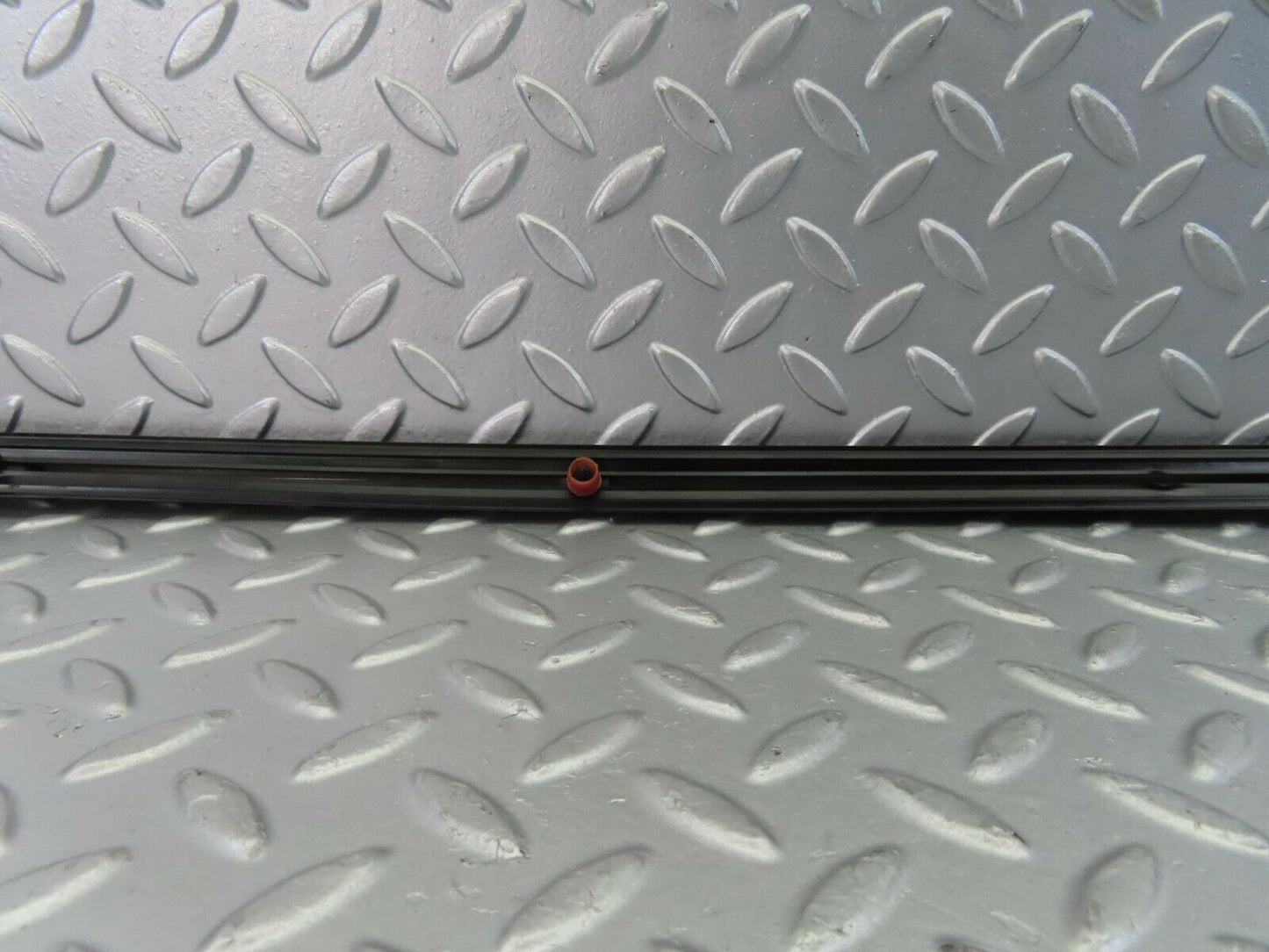 10267 Mercedes-Benz W123 Front Left Fender Centre Moulding Trim