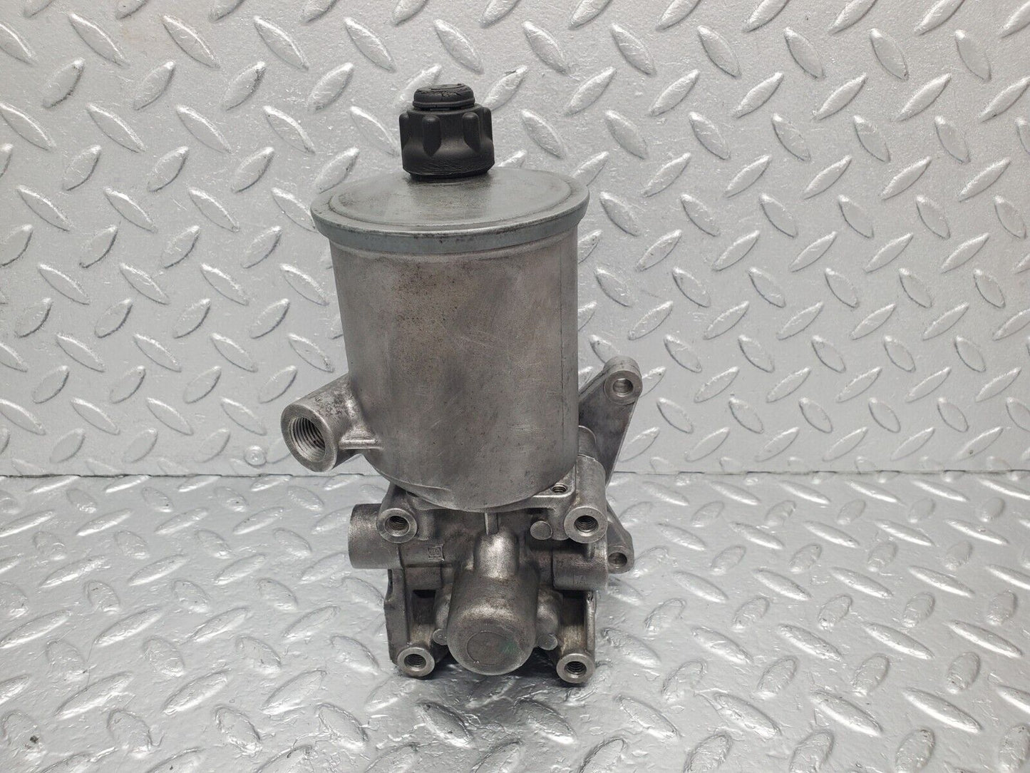 46157 Mercedes-Benz W124 280E Power Steering Pump 2104662001