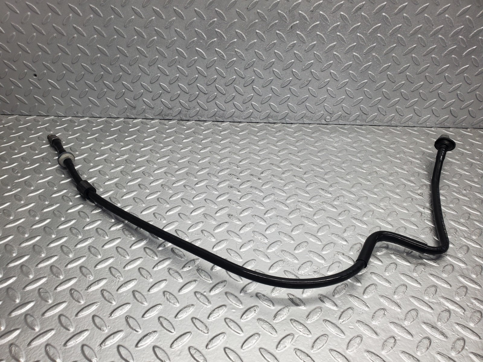 W124 Wagon brake servo vacuum pipe used OEM