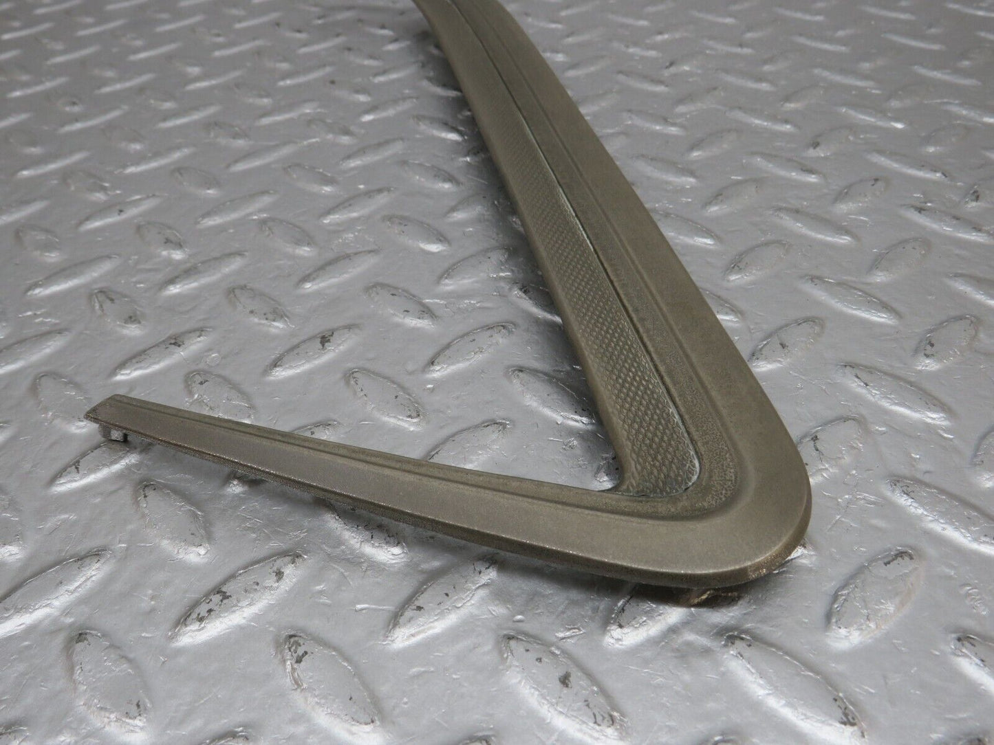 40225 Mercedes-Benz W110 230 C Pillar Chrome Trim Left Side 1116900389