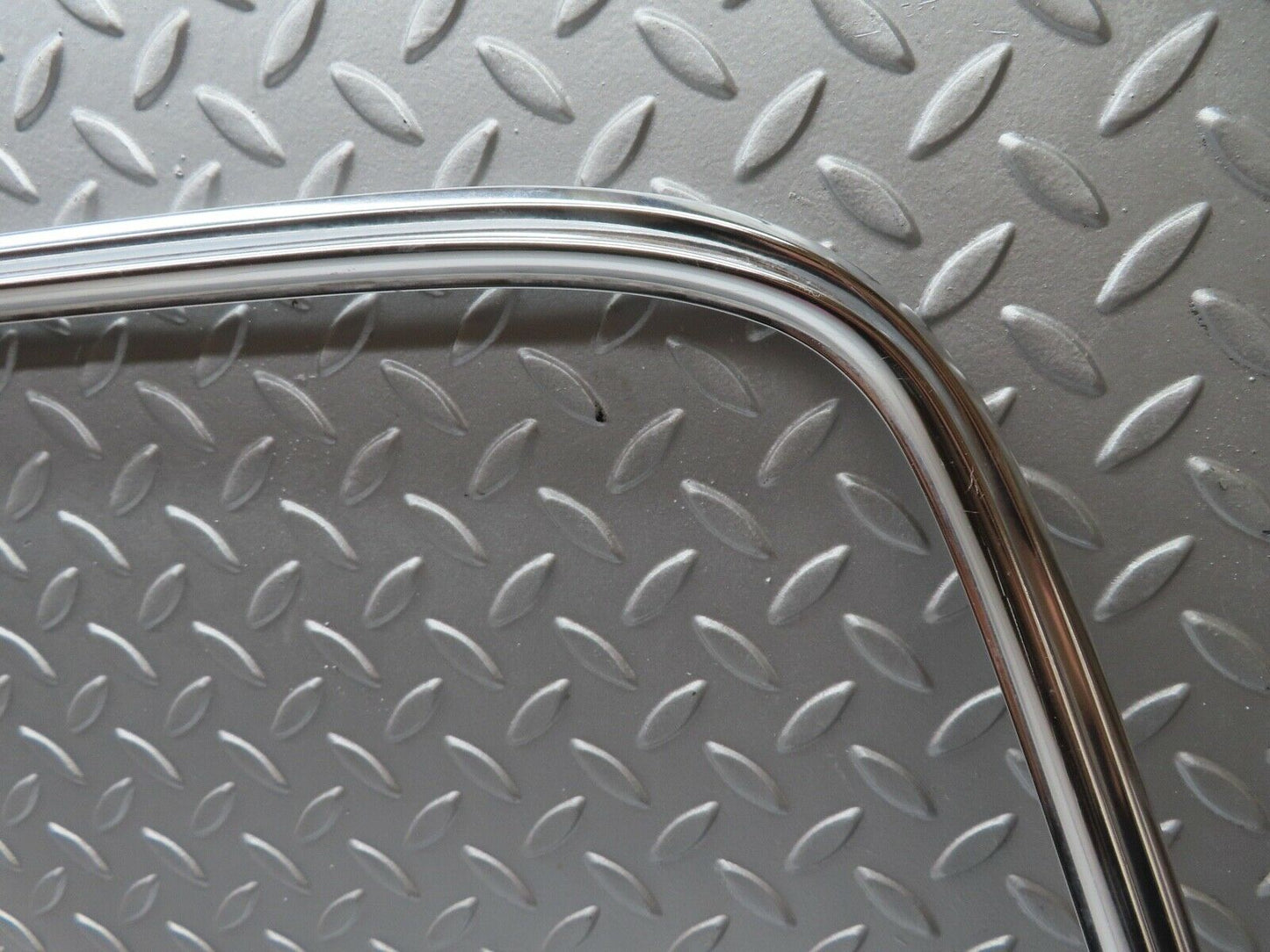 18145 Mercedes-Benz W123 200 Rear Windscreen Chrome Frame