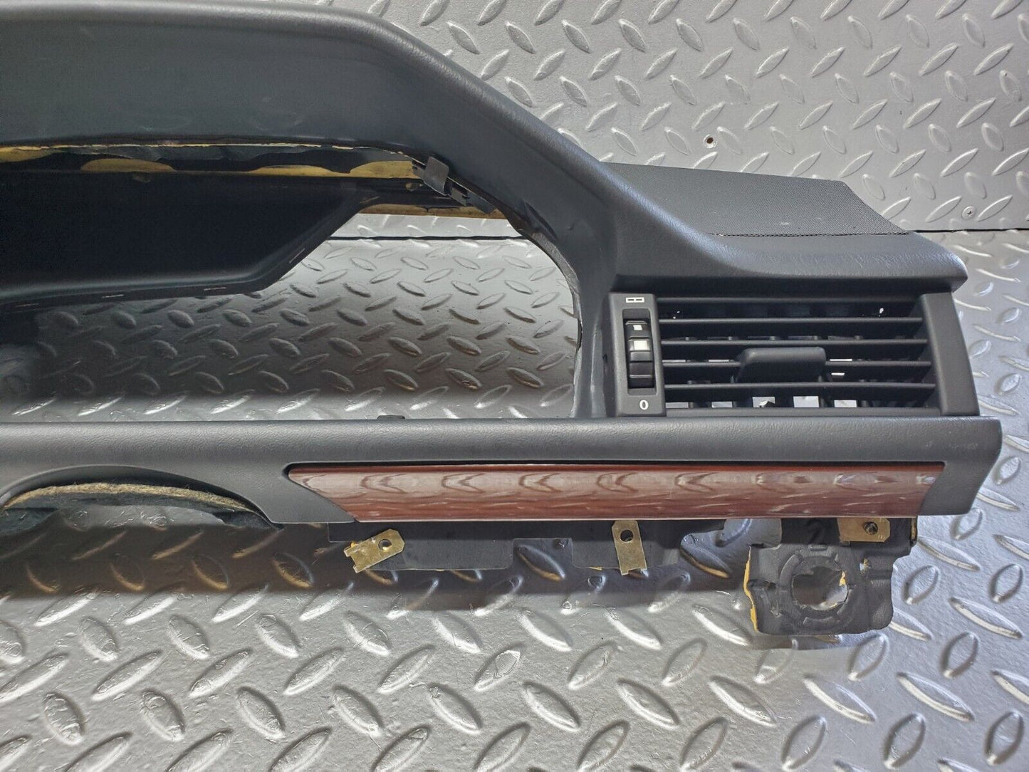 44690 Mercedes-Benz W124 220E Dashboard Black
