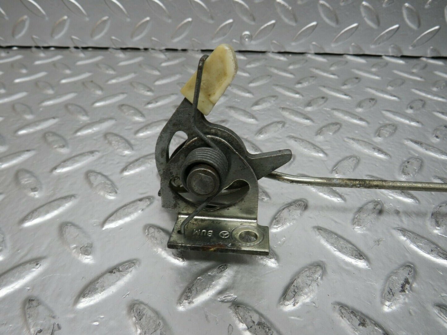 24263 Mercedes-Benz S124 220TE Wagon Rear Seat Bench Locking Mechanism Right