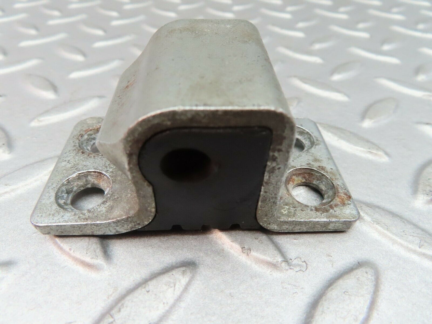 6352 Mercedes-Benz W126 380SE Door Lock Latch Left Side