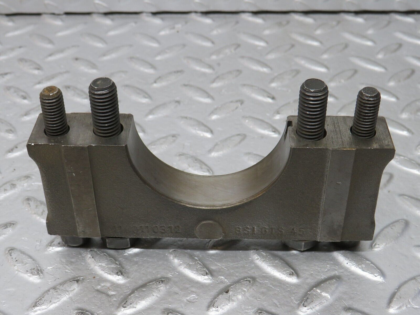 32867 Mercedes-Benz C107 R107 350 V8 Crankshaft Bearing Block 1160110312