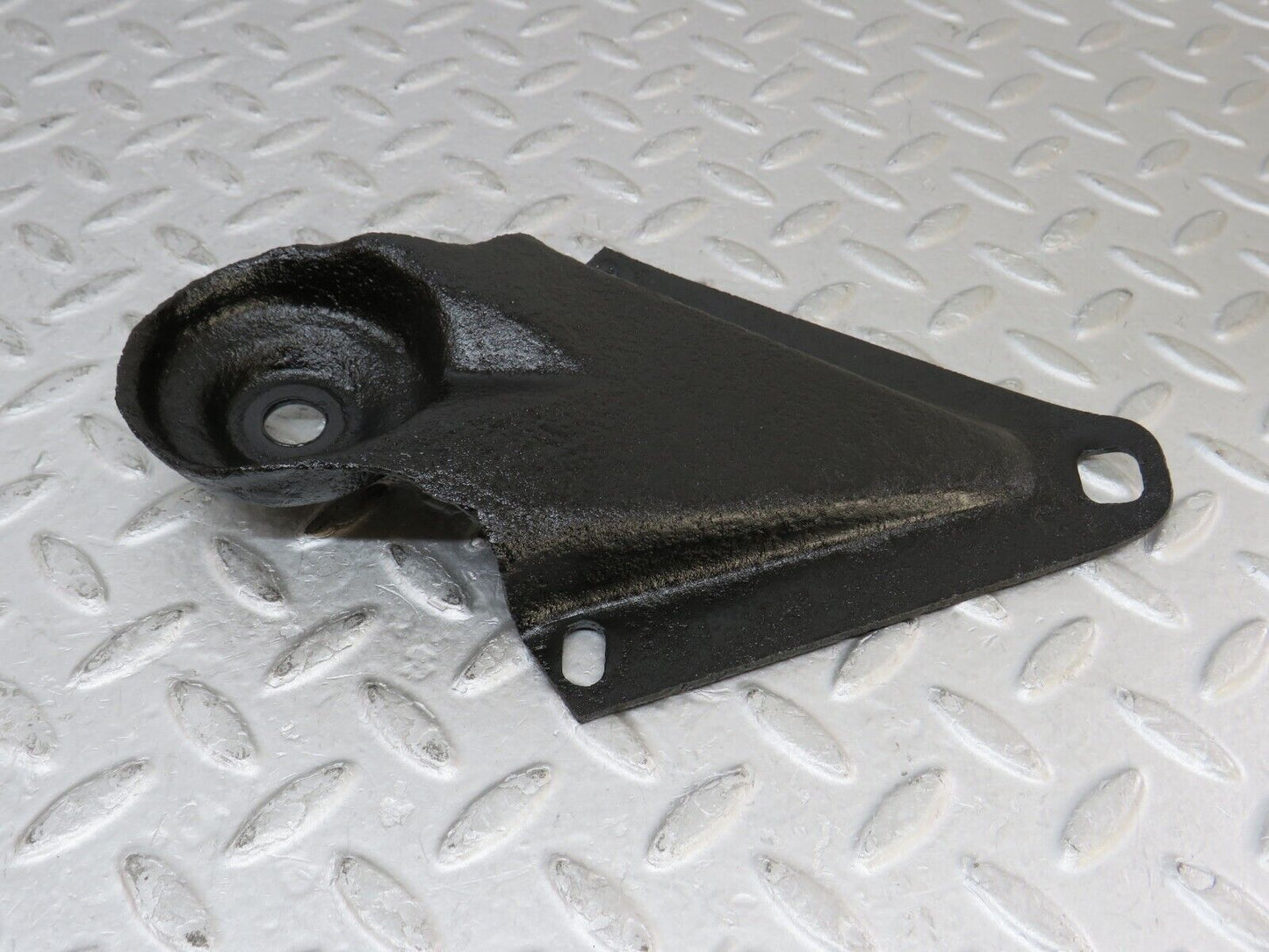 35786 Mercedes-Benz W108 Rear Suspension Axle Mounting Bracket