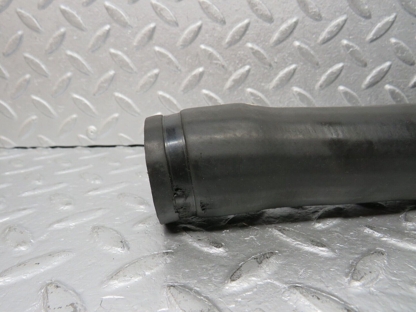 39589 Mercedes-Benz R129 320SL Coupe Radiator Upper Hose Pipe 1295012382