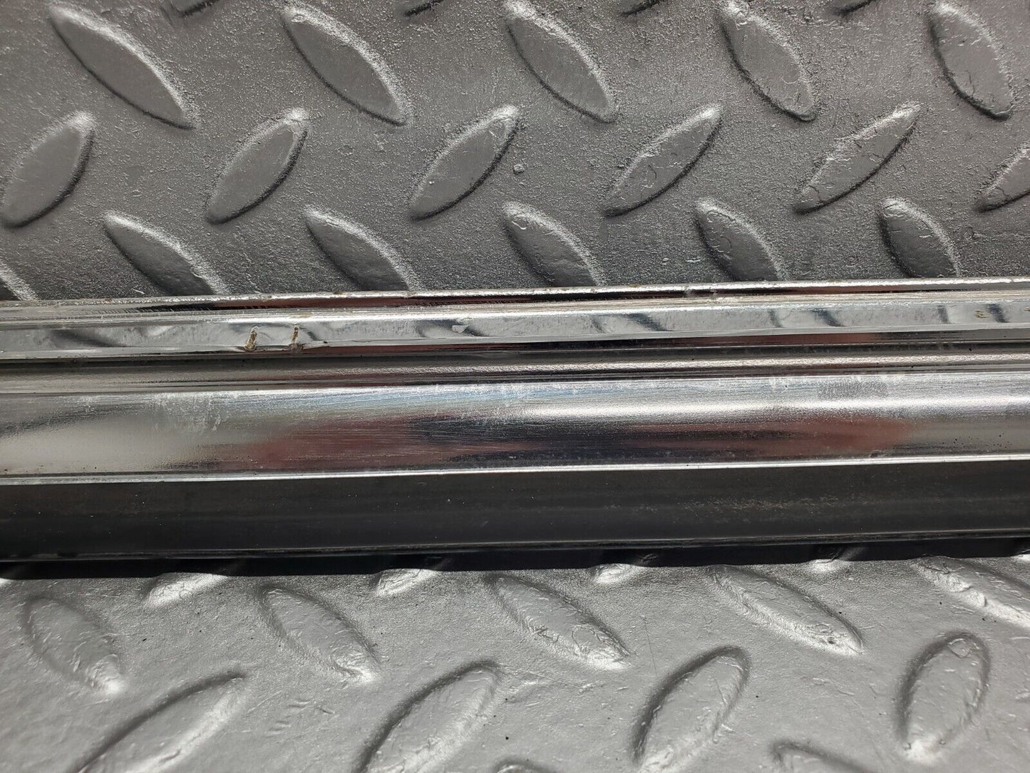 46431 Mercedes-Benz C123 280CE Coupe Left Door Chrome Moulding Trim
