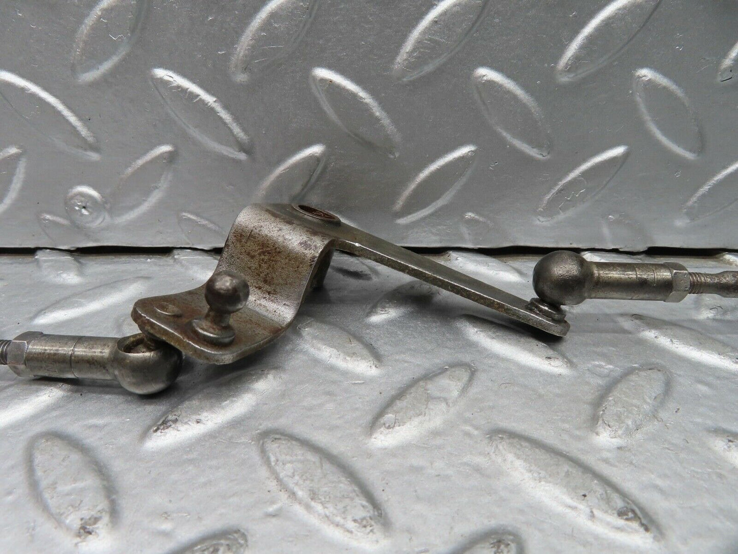21015 Mercedes-Benz W114 250CE Coupe Throttle Linkage